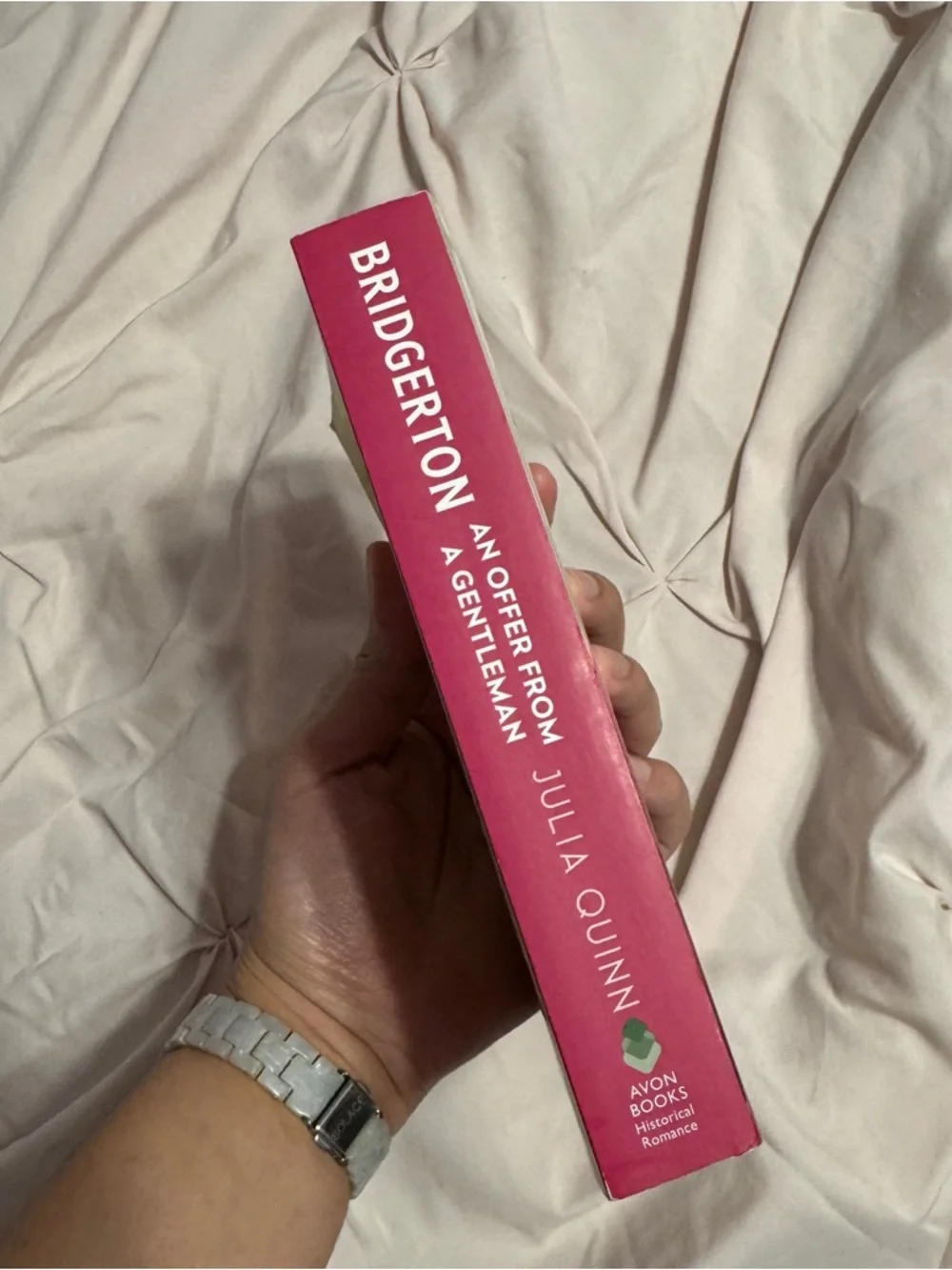 Bridgerton: An Offer From a Gentleman by Julia Quinn - Picture 4 of 4